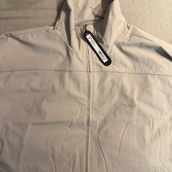 Sz M NikeSKIMS Woven Nylon Jacket Stone - Picture 5 of 5